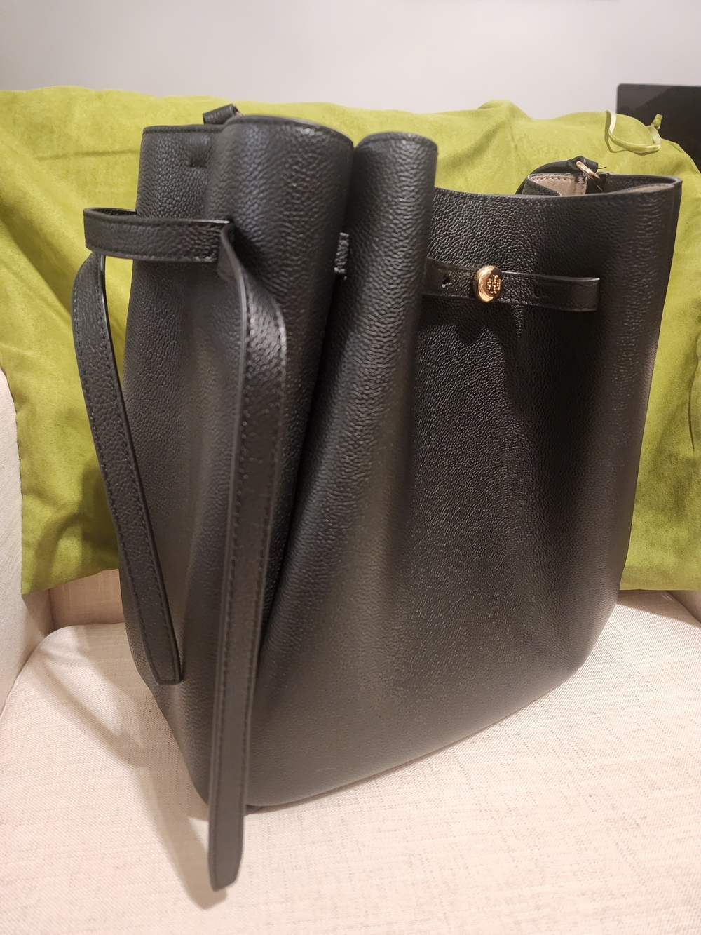 Tory Burch Romy Large Bucket Bag - Picture 2 of 4